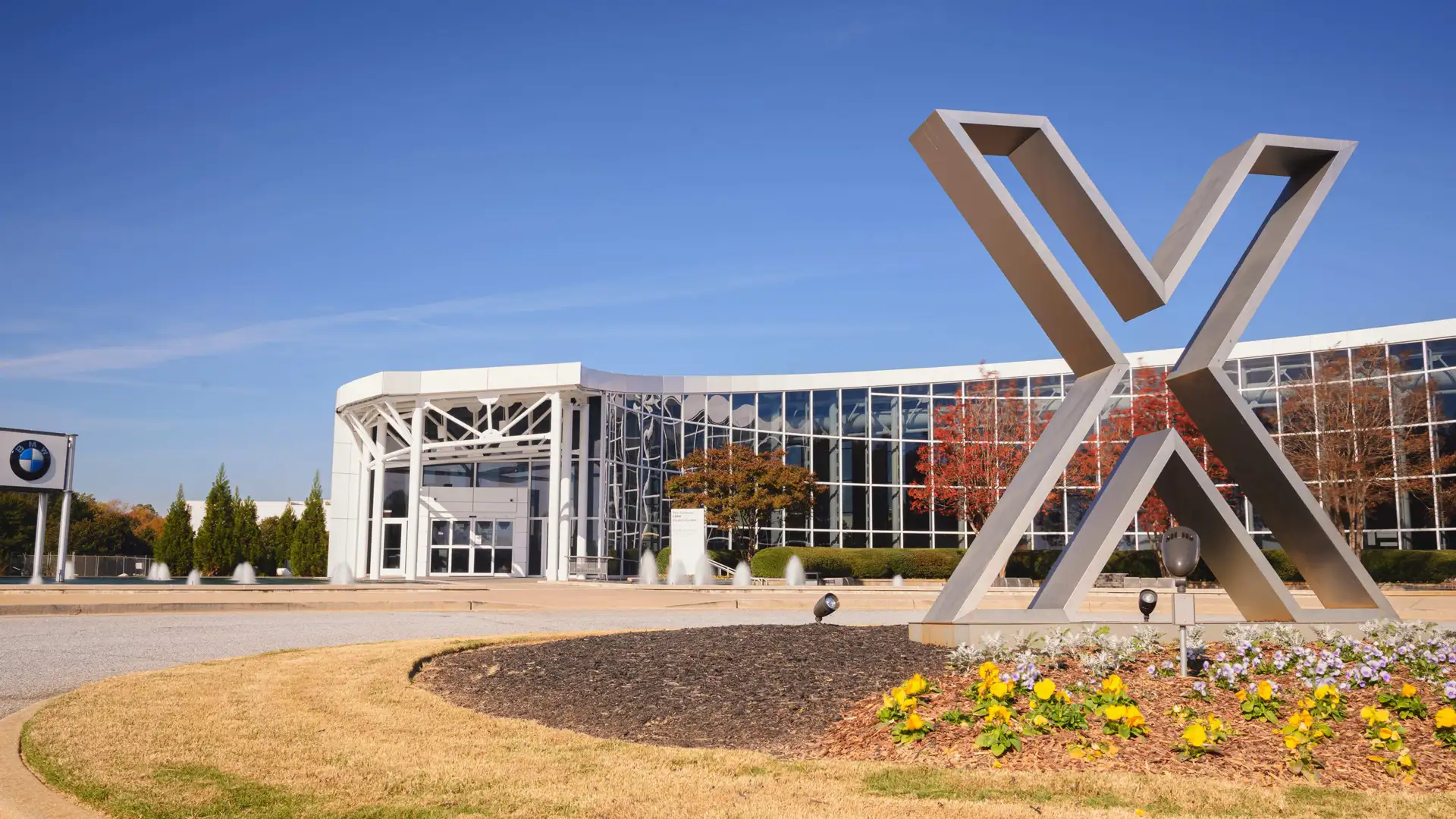 The BMW Zentrum museum with its steel sculpture outside
